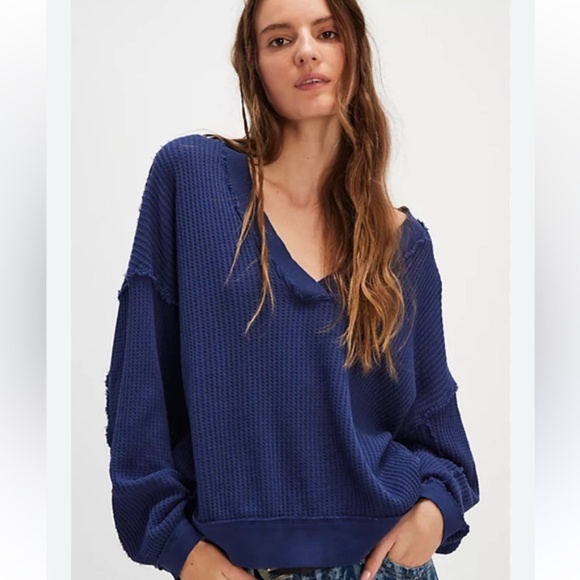 NWT FREE PEOPLE We The Free Ricky Thermal V Neck Top Size XS blue bell sleeve - Picture 1 of 9
